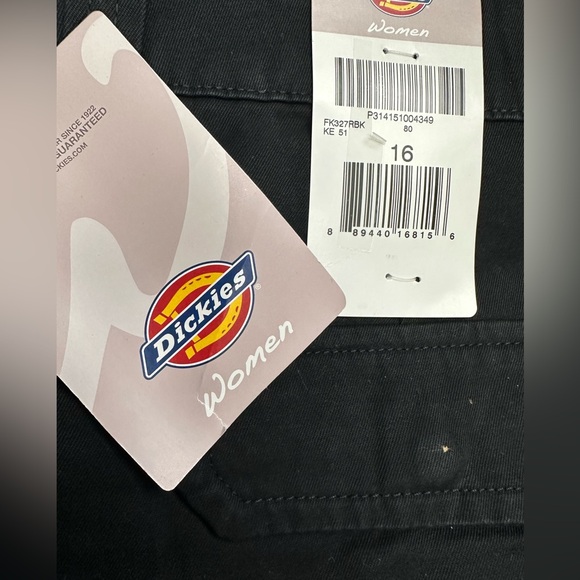 Dickies Women's 11" Relaxed Stretch Cargo Shorts Black New With Tags Size 12 - Picture 3 of 3